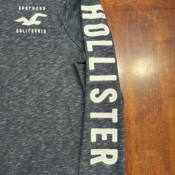 Men’s blue Hollister crewneck sweater - Picture 3 of 4